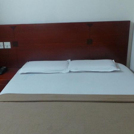 哥印拜陀 Kooloth Lake View Residency酒店 外观 照片