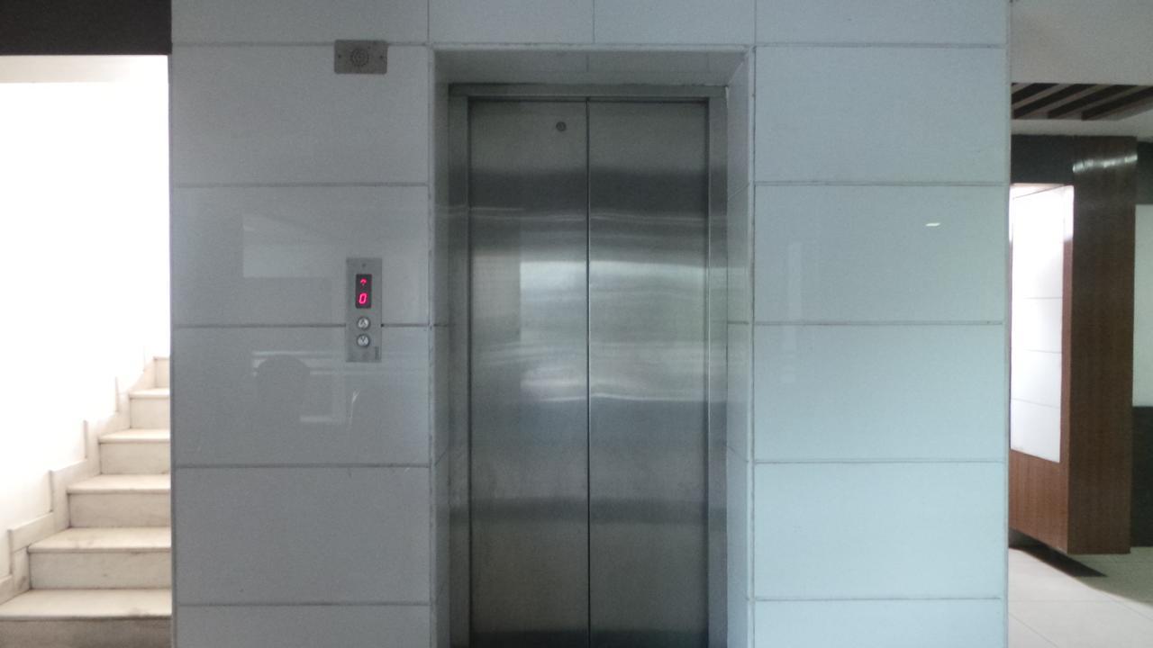 哥印拜陀 Kooloth Lake View Residency酒店 外观 照片