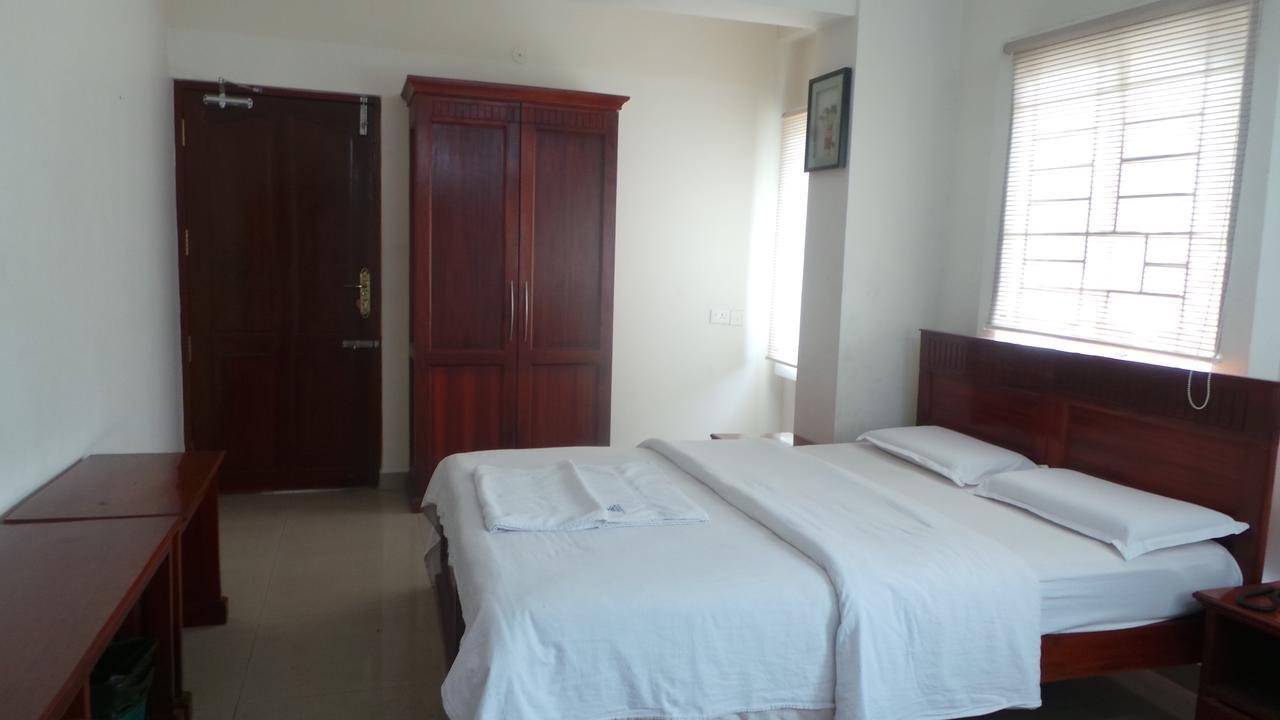 哥印拜陀 Kooloth Lake View Residency酒店 外观 照片