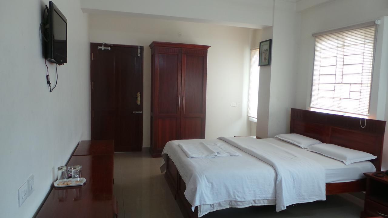 哥印拜陀 Kooloth Lake View Residency酒店 外观 照片