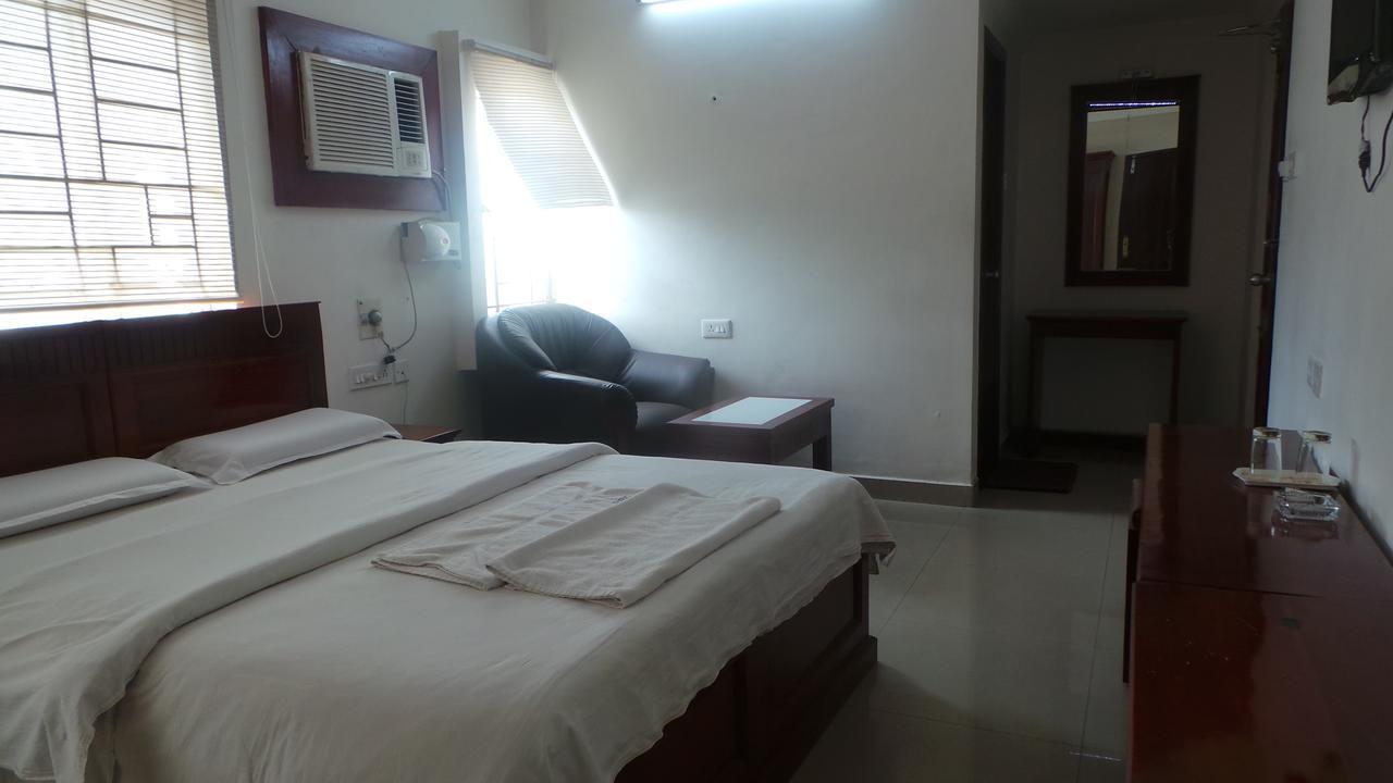 哥印拜陀 Kooloth Lake View Residency酒店 外观 照片