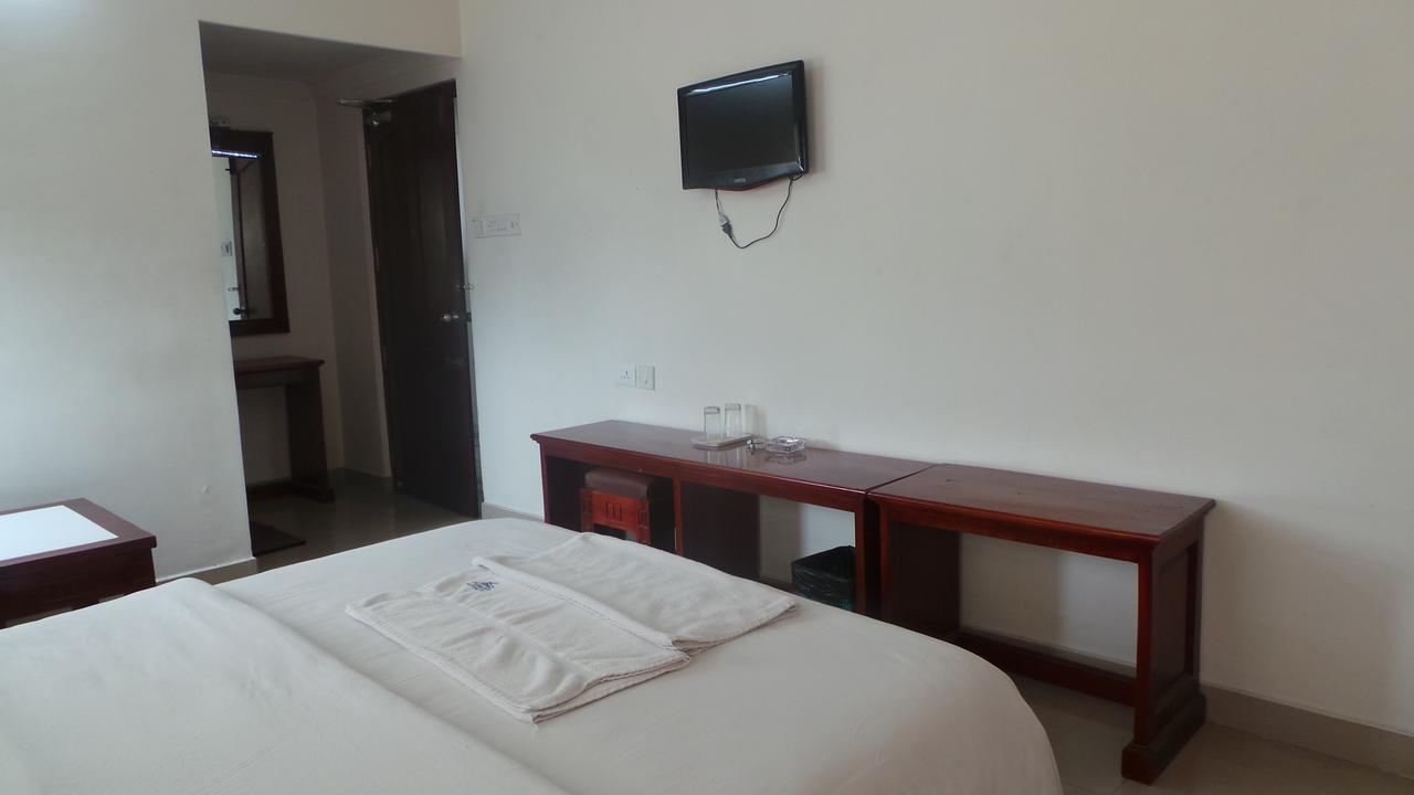 哥印拜陀 Kooloth Lake View Residency酒店 外观 照片