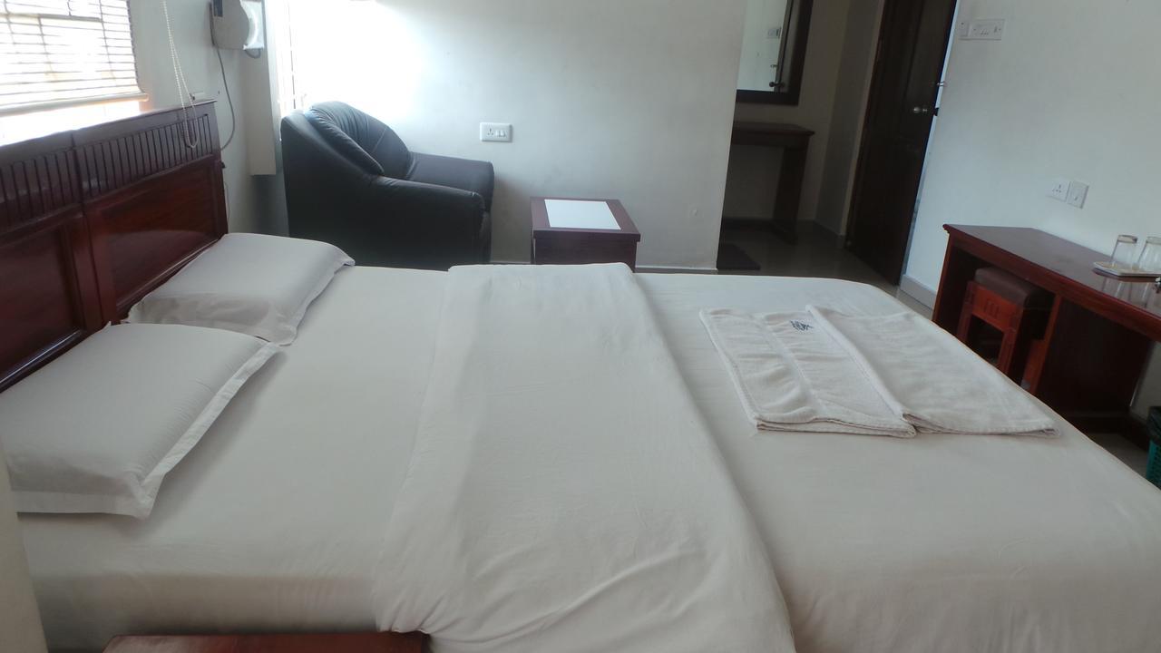 哥印拜陀 Kooloth Lake View Residency酒店 外观 照片